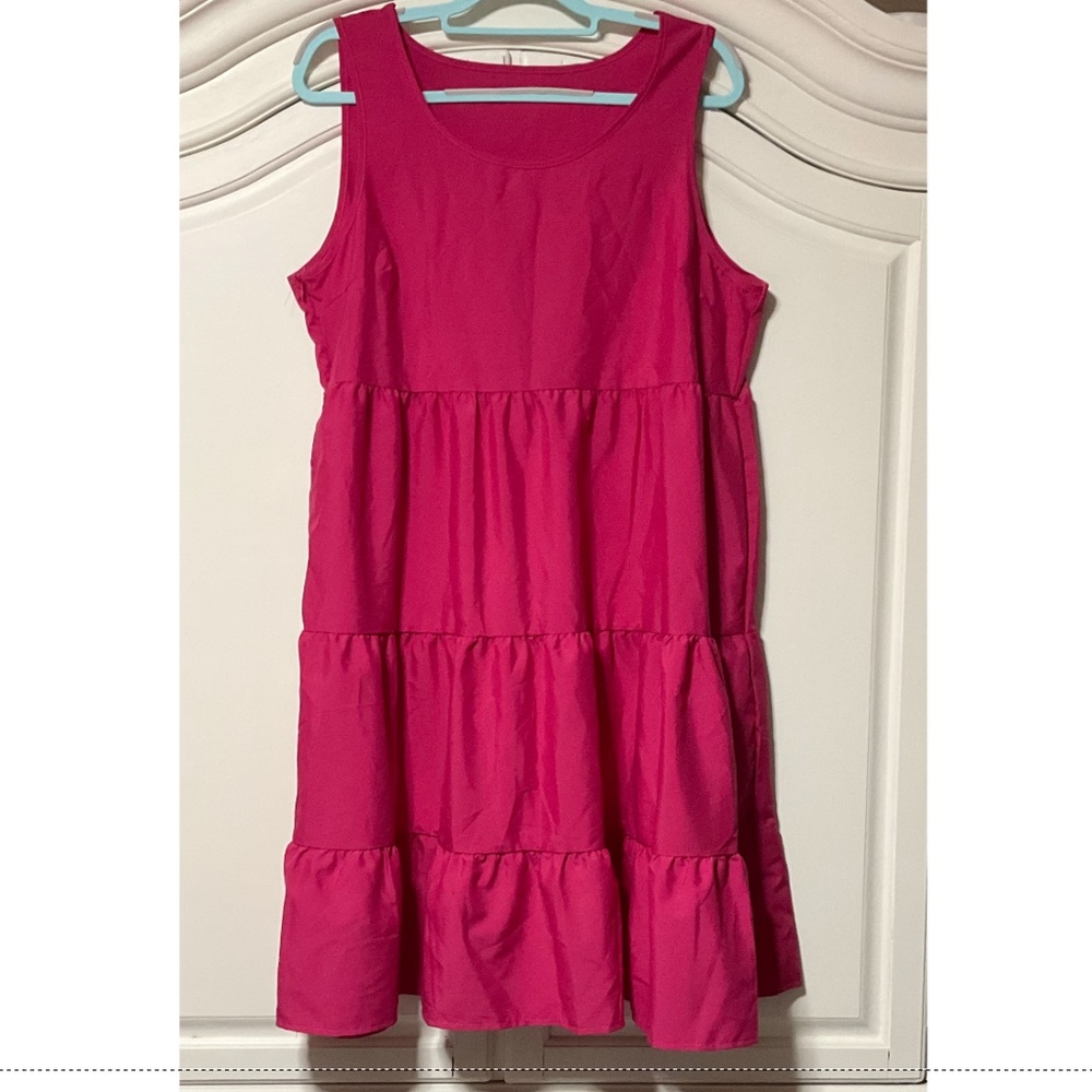 New XL ladies Fuchsia tiered dress, side zip, sleeveless